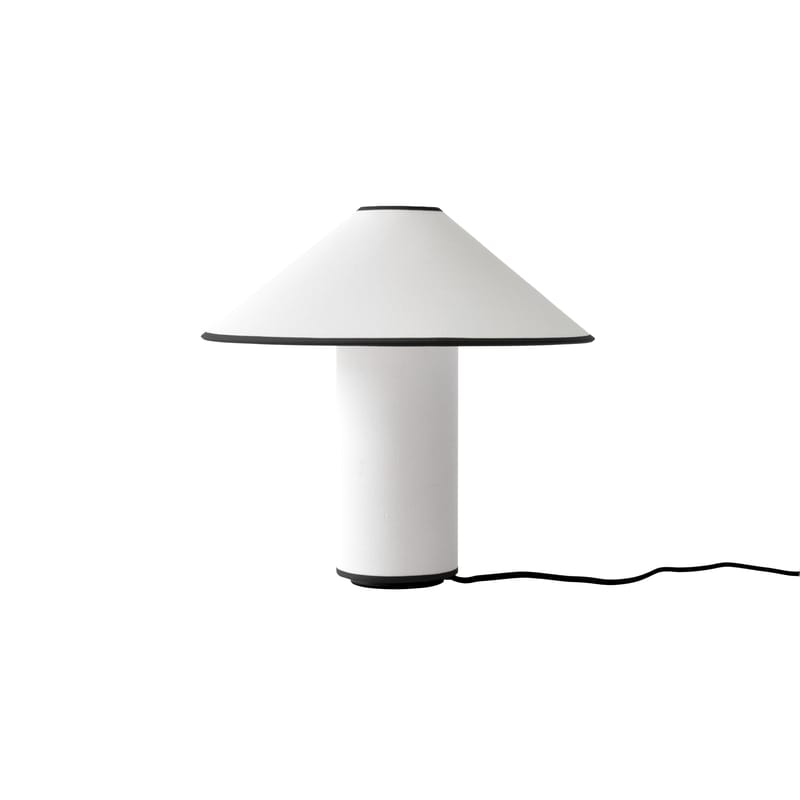 Luminaire - Lampes de table - Lampe de table Colette ATD6 tissu blanc /  Ø 32 x H 30 cm - &tradition - Blanc / Liseré noir - Aluminium, Coton, Lin, PVC
