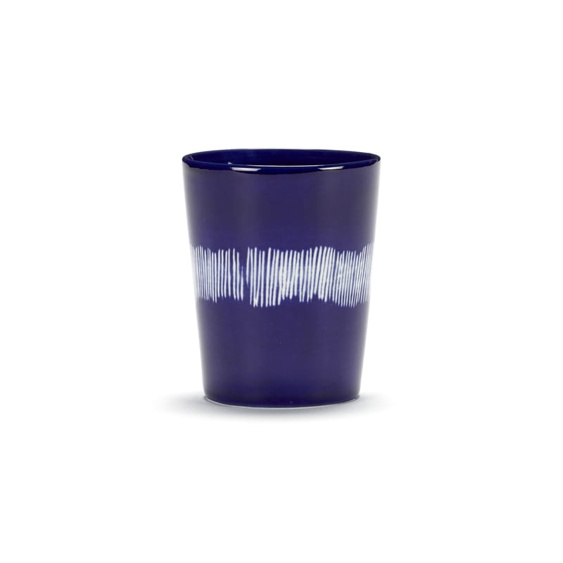 Table et cuisine - Tasses et mugs - Tasse à thé Feast céramique bleu / 33 cl - Serax - Traits / Lapis lazuli & blanc - Grès émaillé
