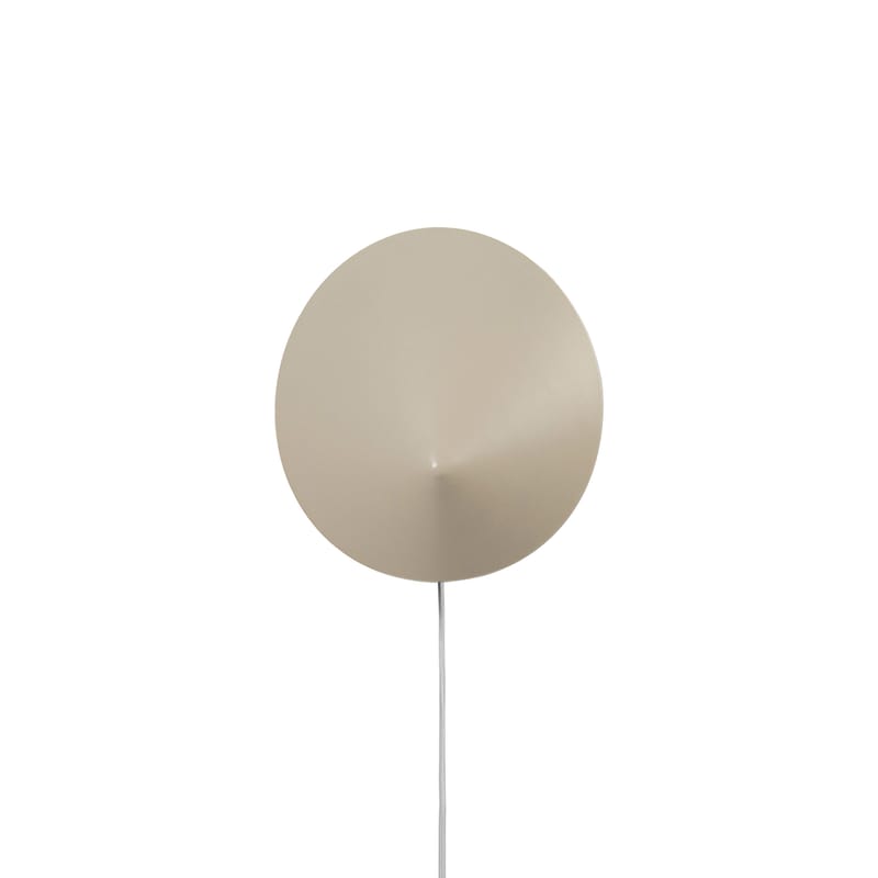 Luminaire - Appliques - Applique avec prise Arum Sconce métal beige / Ø 26 cm - Ferm Living - Beige Cachemire - Acier inoxydable, Aluminium