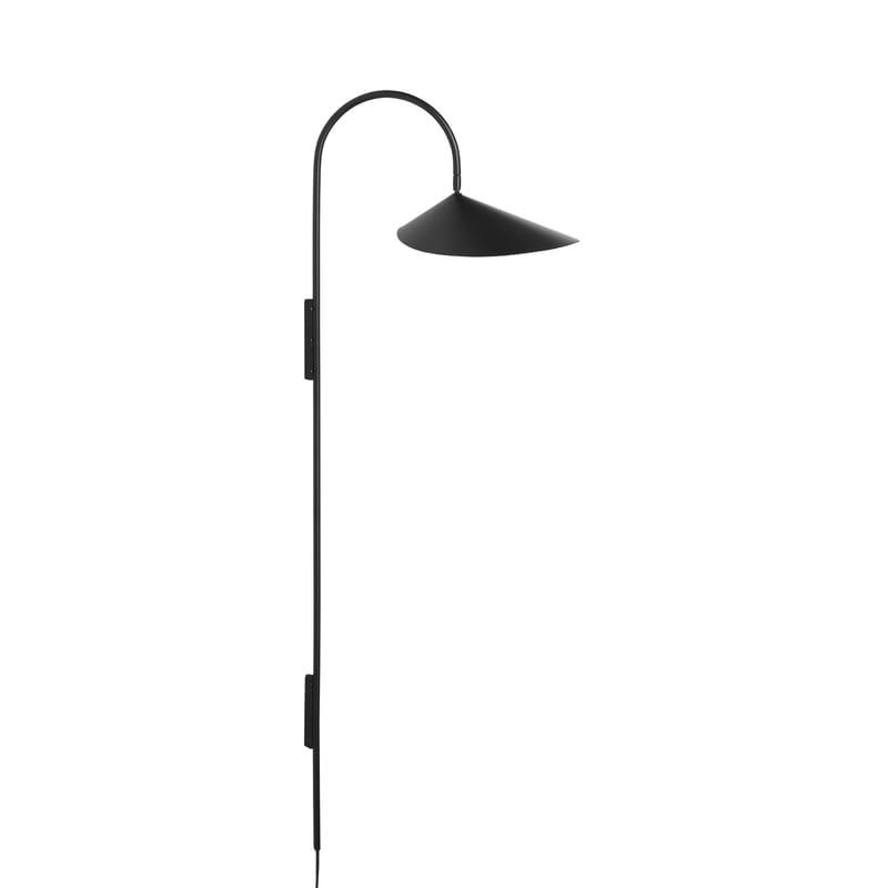 Luminaire - Appliques - Applique avec prise Arum Tall métal noir / H 127 cm - Orientable - Ferm Living - Noir - Acier laqué époxy