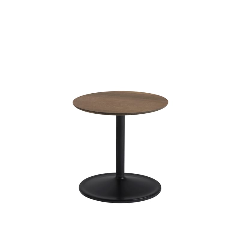 Mobilier - Tables basses - Table d\'appoint Soft bois naturel / Ø 41 x H 40 cm - Chêne massif - Muuto - Chêne fumé / Noir - Aluminium peint, Chêne massif fumé FSC