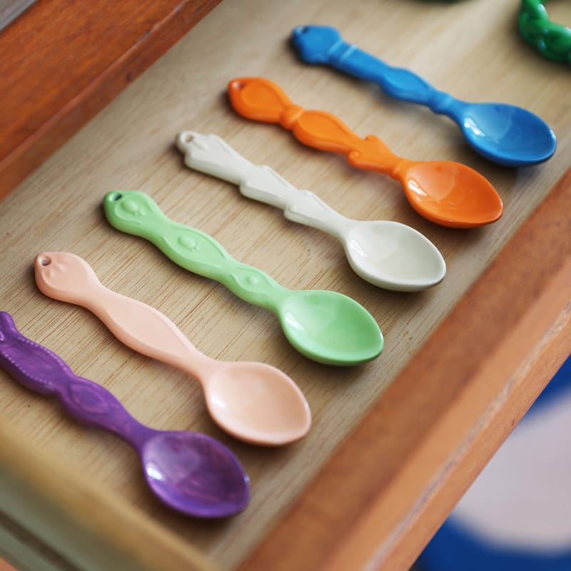 Ceramic tea outlet light spoon