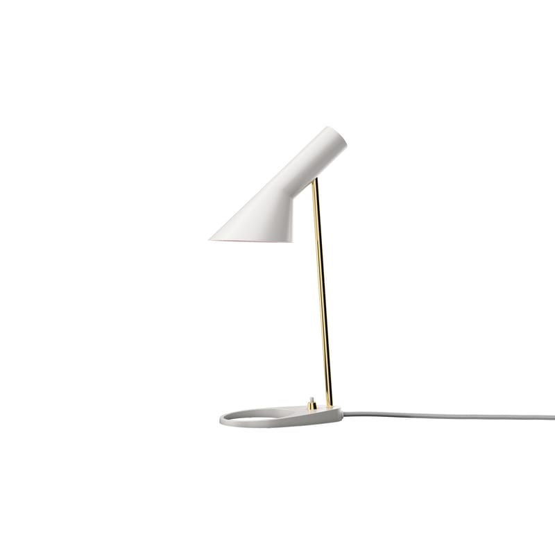 Luminaire - Lampes de table - Lampe de table AJ Mini - 150th Anniversary Edition métal blanc / Arne Jacobsen, 1957 - Louis Poulsen - Blanc, rose & laiton / Edition anniversaire - Acier, Fonte de zinc