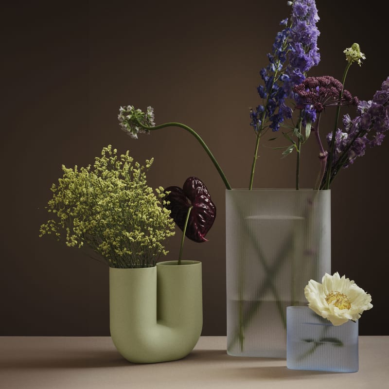 Vase Ridge verre bleu / L 20 x H 16,5 cm - Muuto