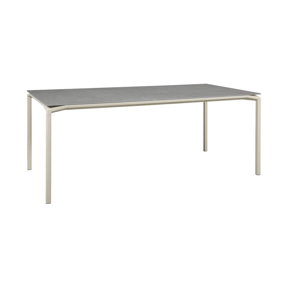 Table rectangulaire Calvi Minérale / 195 x 95 cm (8 personnes) - Plateau Dekton (aspect pierre) - Fermob - Gris (Dekton) / Pieds Gris argile - Aluminium laqué, Céramique Dekton