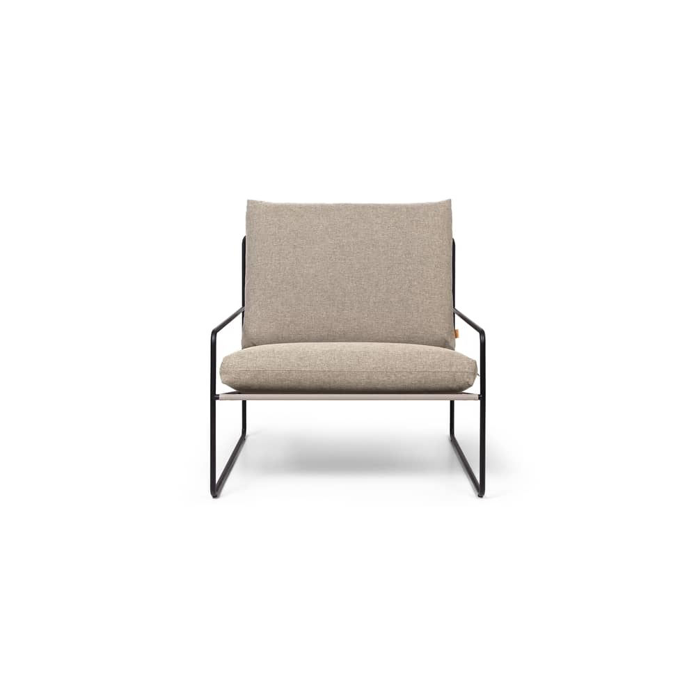Gepolsterter Sessel Desert Dolce textil beige / Innenbereich-Außenbereich - Ferm Living - Dunkler Sand (Stoff Dolce) / Schwarz - Gewebe, Polyesterwatte, Polyurethan-Schaum, Stahl