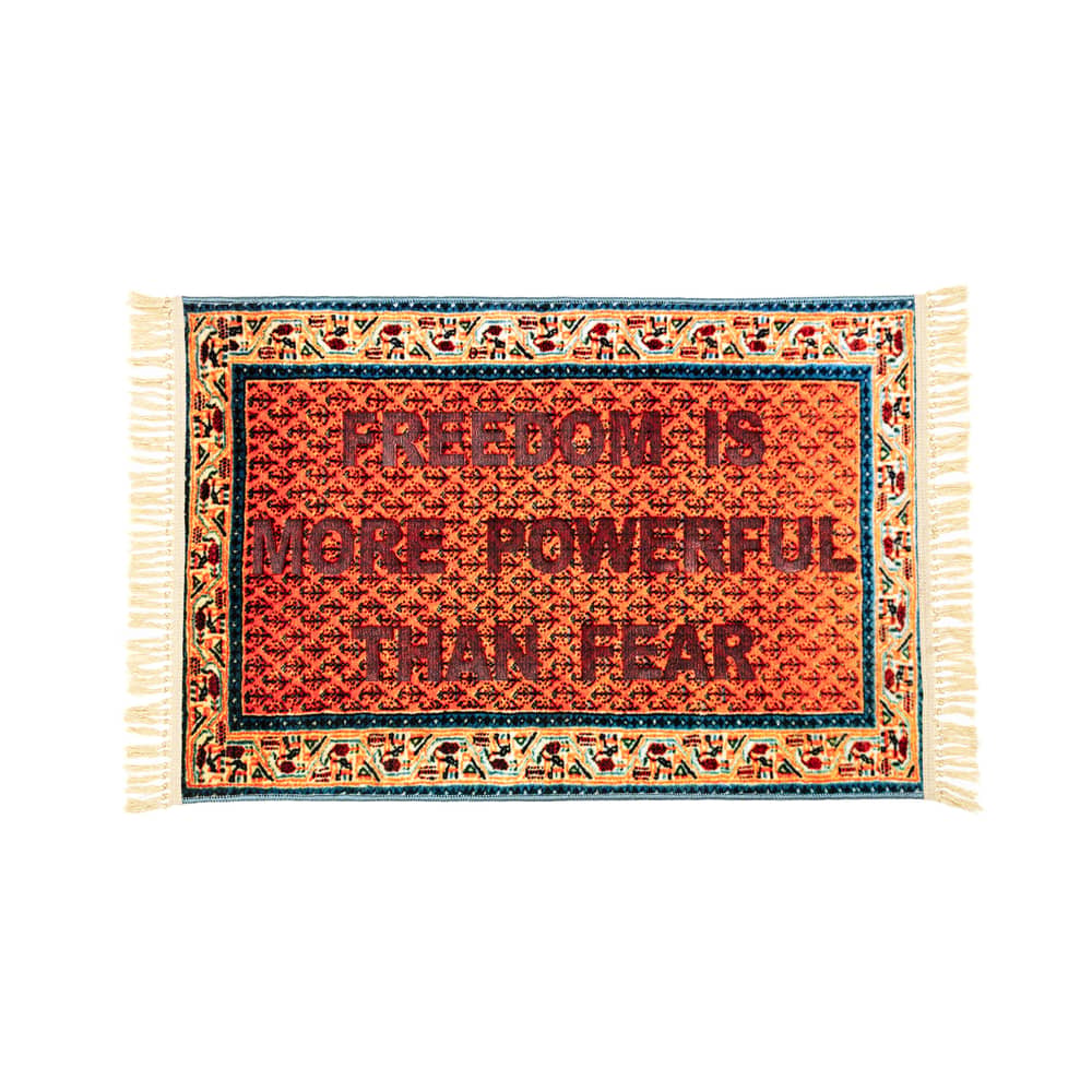 Teppich Burnt - Freedom textil bunt / 80 x 120 cm - Durch Verbrennung erhaltene Beschriftung - Seletti - Freedom - Polyesterfaser