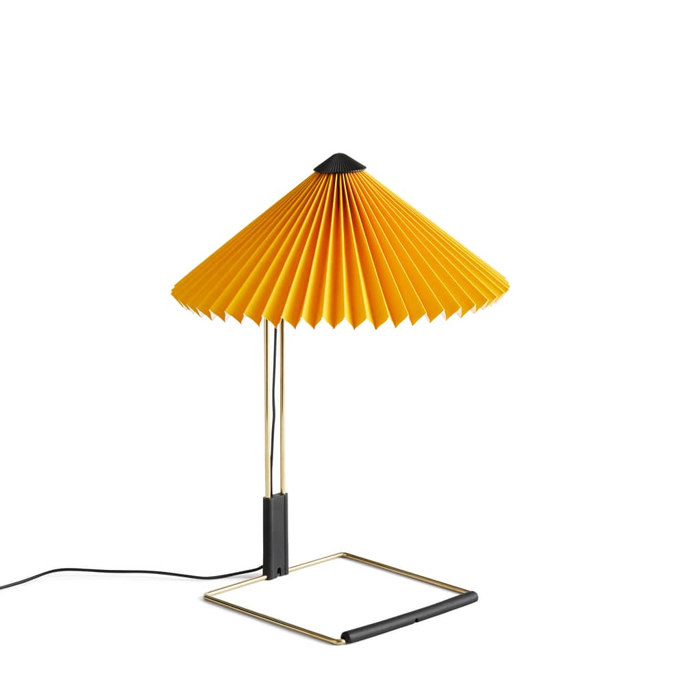 Tischleuchte Matin Small LED textil gelb / LED - H 38 cm - Stoff & Metall - Hay - Gelb / Messing poliert - Gefaltete Baumwolle, Stahl mit Messingoberfläche