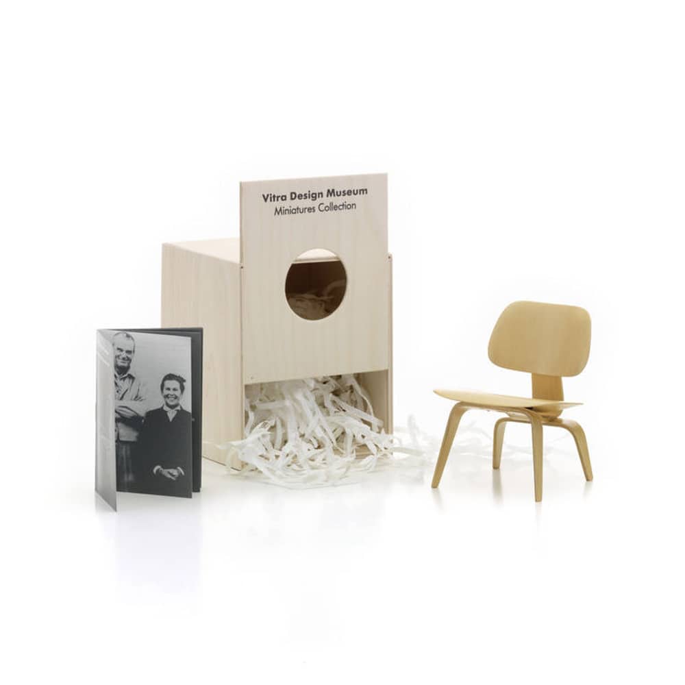 Arumeki 様　vitraミニチュアコレクションEames DSW Vitra LCW Miniature - natural wood | Made In Design UK