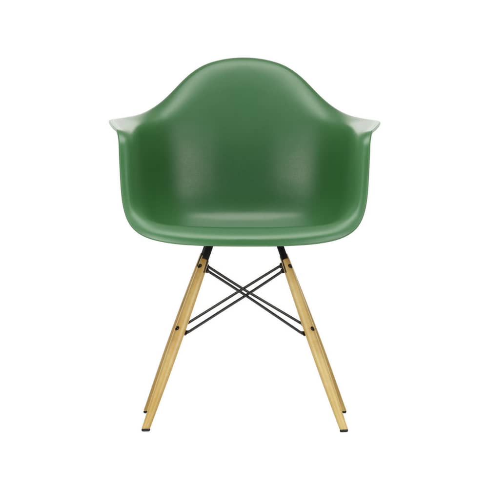 RE DAW - Eames Plastic Armchair Armchair plastic material green / (1950) - Base, legs Light wood / Recycled wood - Vitra - Emerald green / maple yellow shade - Post-consumer recycled plastic, Solid maple