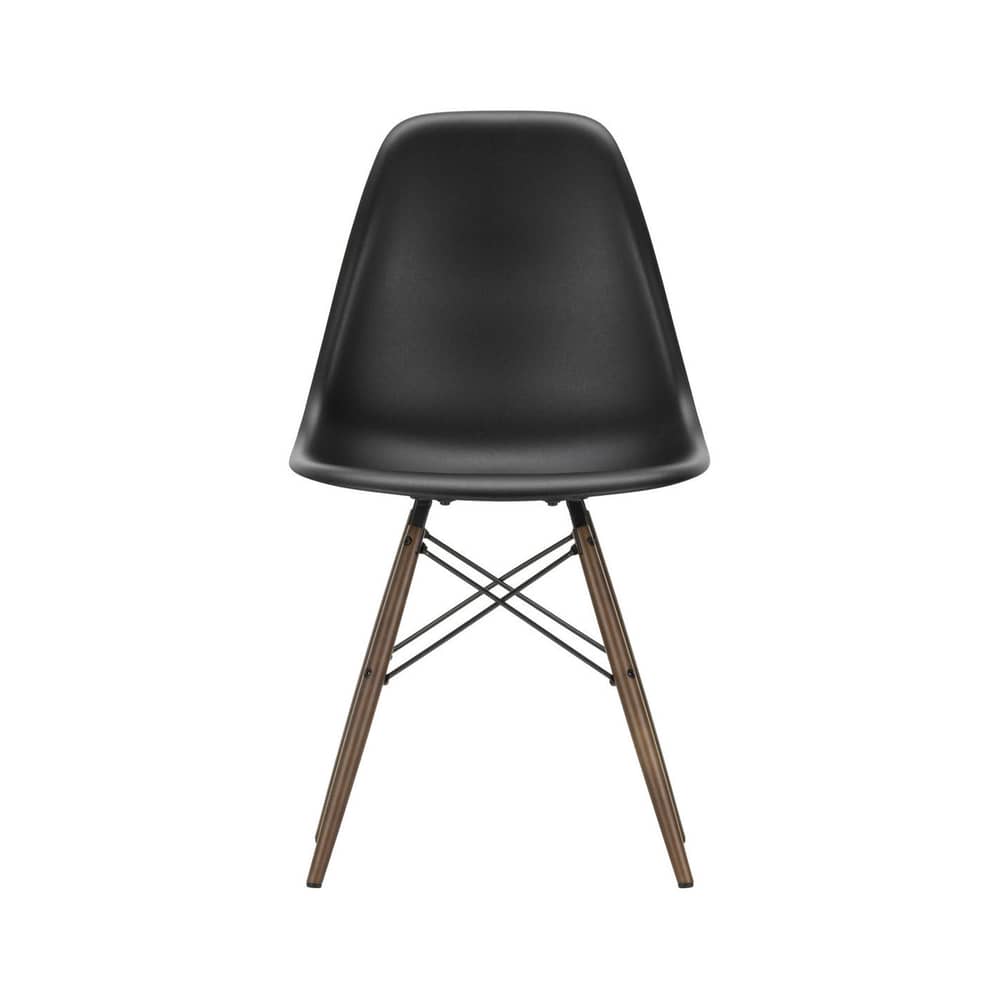RE DSW - Eames Plastic Side Chair Chair plastic material black / (1950) - Dark wood legs / Recycled - Vitra - Black / dark maple - , Post-consumer recycled plastic
