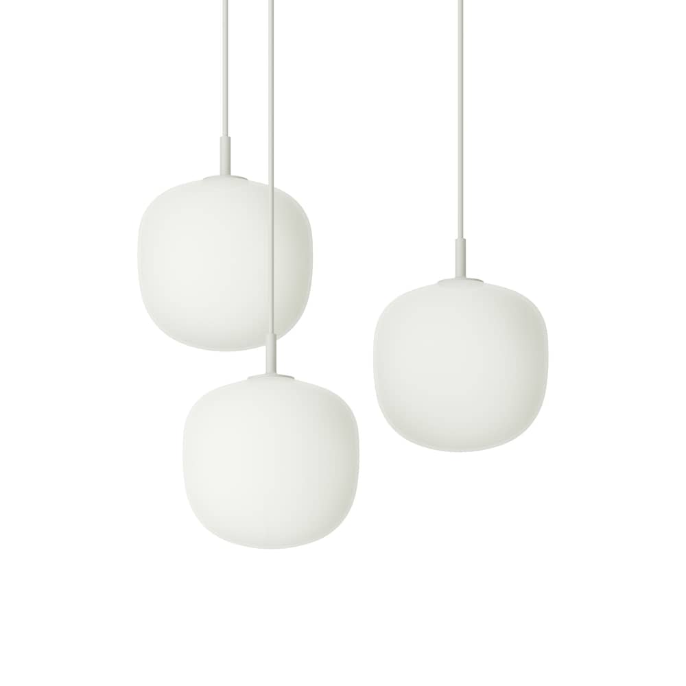 Pendelleuchte Rime glas weiß / 3 Kugeln – Ø 18 cm - Muuto - Weiß - klarlackbeschichtetes Aluminium, mundgeblasenes Glas