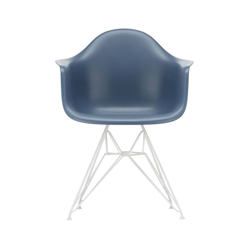 Fauteuil RE DAR - Eames Plastic Armchair / (1950) - Pieds blancs / Recyclé - Vitra - Bleu de mer / Pieds blancs - Acier laqué, Plastique recyclé post-consommation