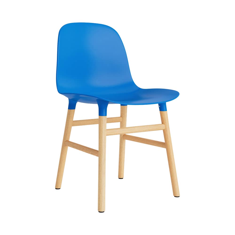Chaise Form plastique bleu / Pieds chêne - Normann Copenhagen - Bleu éclatant / chêne - Chêne massif, Polypropylène