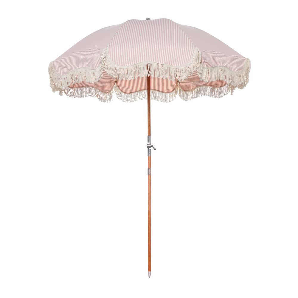 Parasol The Premium Beach rose / Ø 180 cm - Inclinable - BUSINESS & PLEASURE - Rayé rose / Lauren\'s Stripe - Aluminium poli, Bois lamellé-collé de récupération, Fibre de verre, Toile outdoor