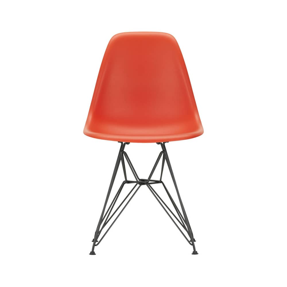 Sedia RE DSR - Eames Plastic Side Chair materiale plastico rosso / (1950) - Gambe nere / Riciclata - Vitra - Rosso papavero / Gambe nere - Acciaio laccato epossidico, Plastica riciclata post-consumo