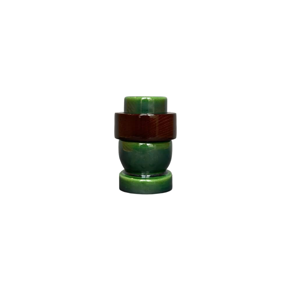 Kerzenleuchter Ador Small keramik grün / H 10 cm - RED Edition - Grün / Dunkelgrünes Holz - emaillierte Keramik, Lackiertes Holz