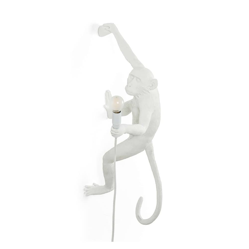 Applique avec prise Monkey Hanging plastique blanc / Indoor - H 76,5 cm - Seletti - Blanc / Suspendu à droite - Résine