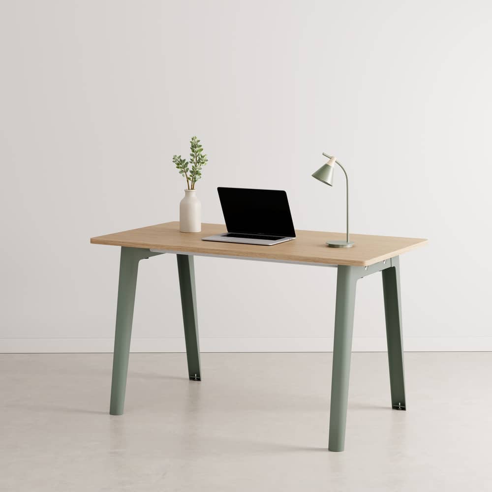Bureau New Modern / 130 x 70 cm - Chêne éco-certifié - TIPTOE - Gris Eucalyptus / Plateau chêne - Acier thermolaqué, Sapin massif plaqué chêne