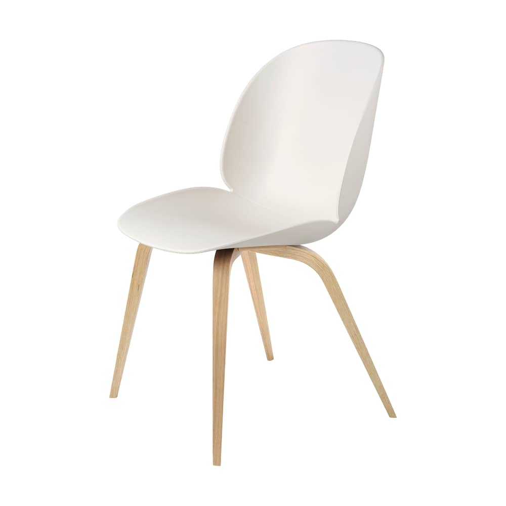 Sedia Beetle materiale plastico bianco / Piedi in Rovere - Gubi - Bianco alabastro / Rovere naturale Piede - Polipropilene, Rovere massello