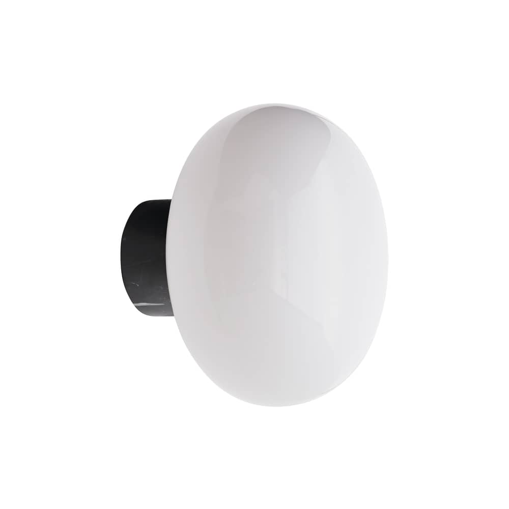 Bad-Wandlampe Karl-Johan Bathroom glas weiß / IP44 - Sockel Marmor - NEW WORKS - Weiß / Marmor schwarz - Glas, Marmor