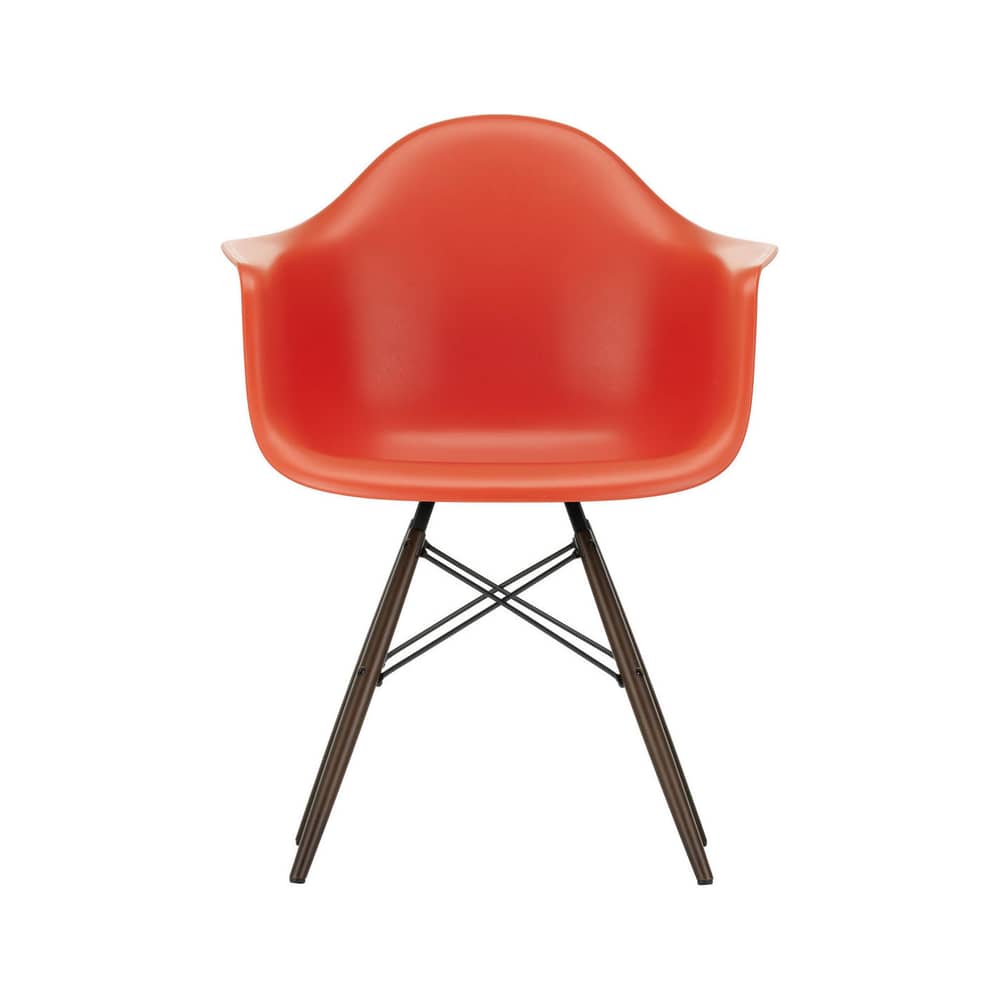 RE DAW - Eames Plastic Armchair Armchair plastic material red / (1950) - Light wood legs / Recycled - Vitra - Poppy red / maple - , Post-consumer recycled plastic