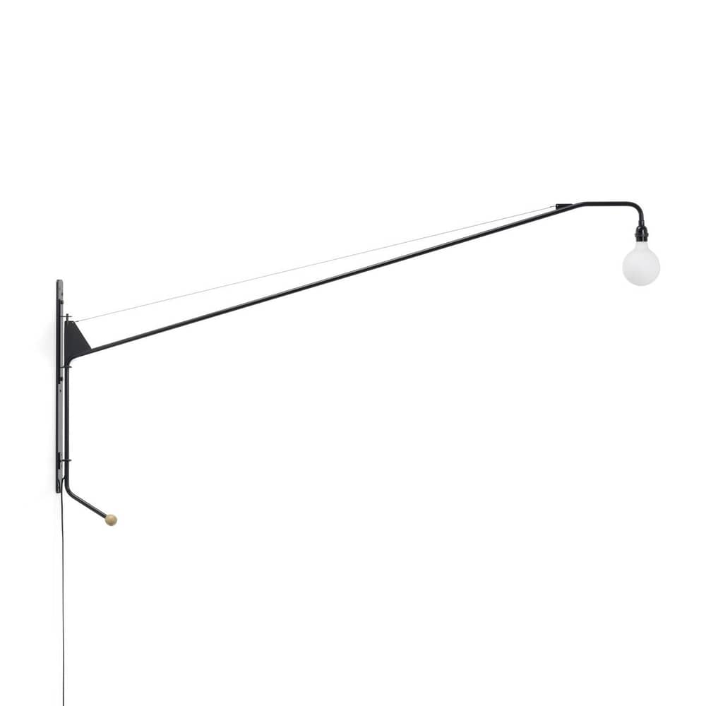 Potence Wall light with plug metal black / Jean Prouvé (1950) - L 203 cm - Vitra - Black / Oak handle - Epoxy steel, Oak