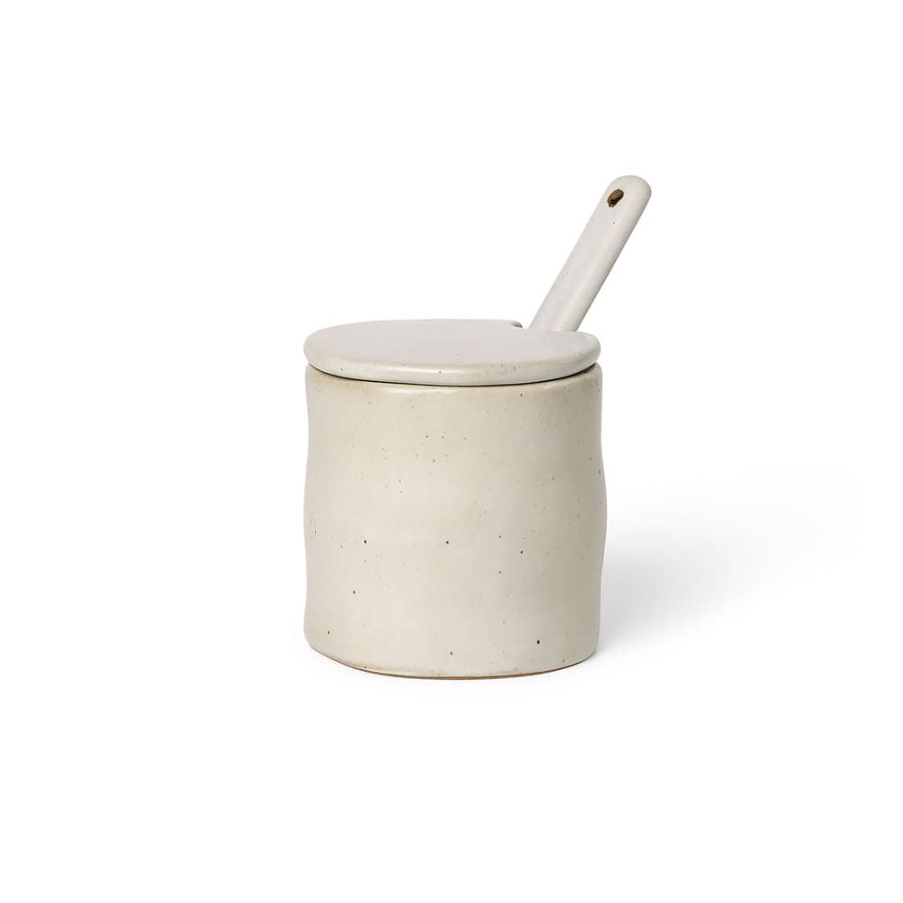 Topf Flow keramik weiß / Mit Löffel - Ferm Living - Naturweiß gesprenkelt - emailliertes Porzellan
