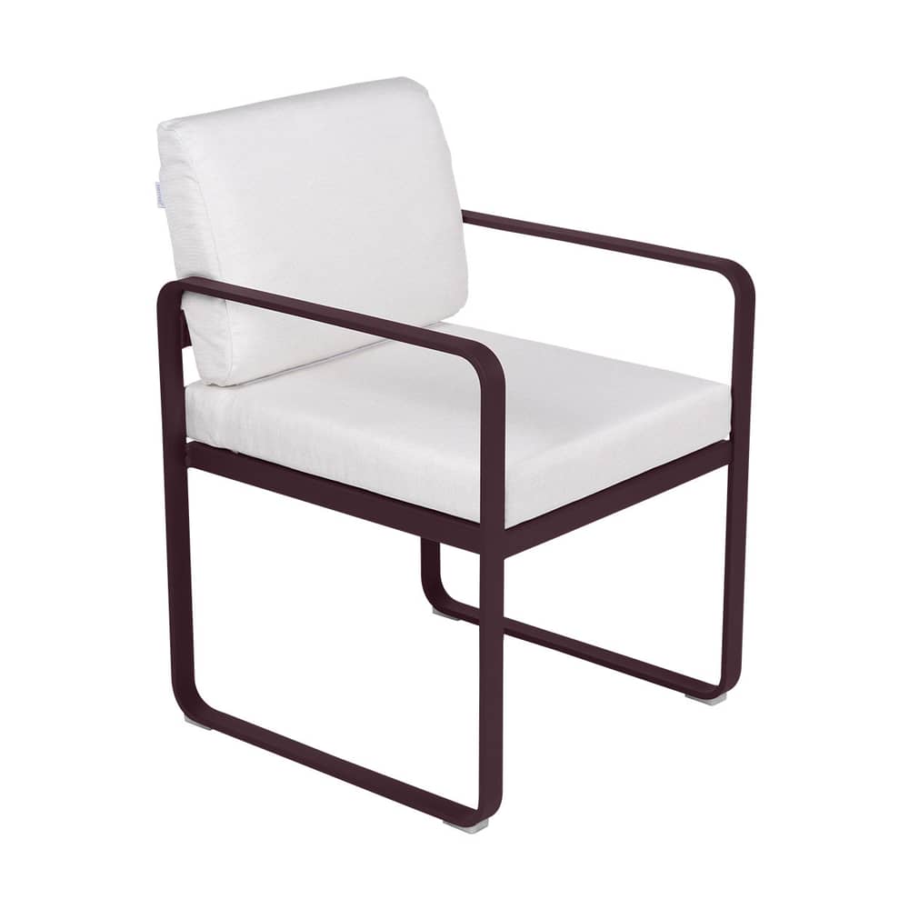 Fauteuil de repas rembourré Bellevie métal tissu blanc / Tissu blanc grisé - Fermob - Cerise noire / Tissu blanc grisé - Aluminium laqué, Mousse polyuréthane HR, Tissu acrylique