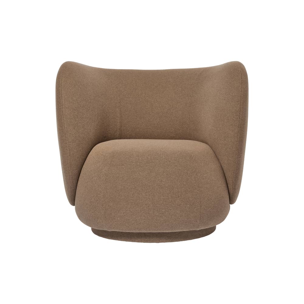 Fauteuil rembourré Rico / Tissu polyester - Ferm Living - Sable foncé (tissu polyester) - Bois, Mousse, Tissu polyester