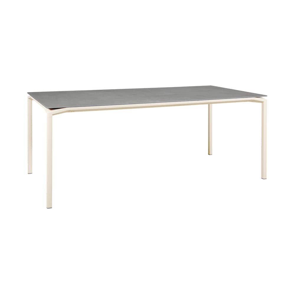 Table rectangulaire Calvi Minérale / 195 x 95 cm (8 personnes) - Plateau Dekton (aspect pierre) - Fermob - Gris (Dekton) / Pieds Beige latte - Aluminium laqué, Céramique Dekton