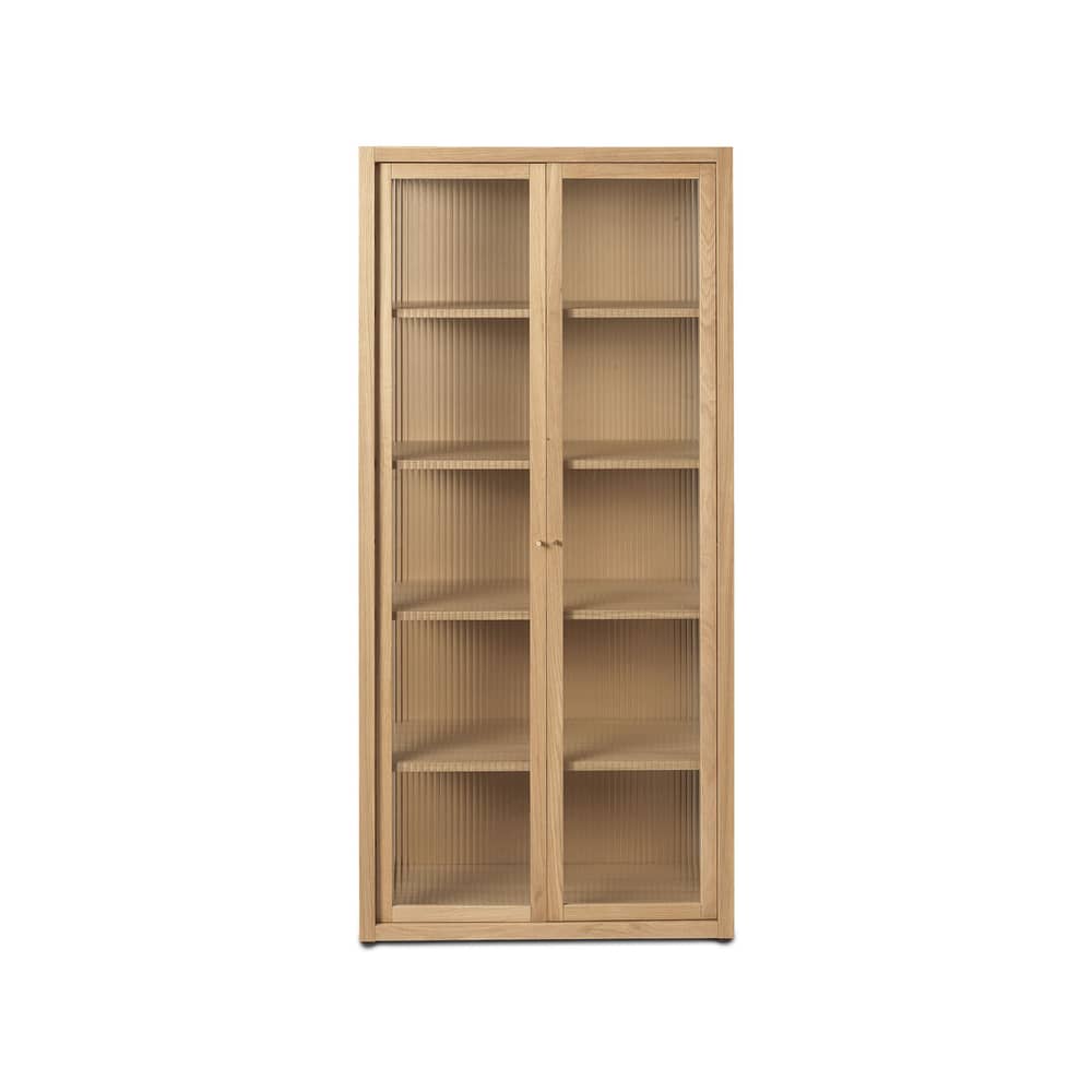 Vaisselier Reed bois naturel / Vitrine - L 70 x H 155 - Verre cannelé - Ferm Living - Chêne naturel / Verre cannelé - Chêne massif, Laiton massif, Placage chêne, Verre cannelé
