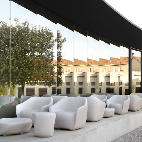 Reborn Armchair plastic material white / 100% recycled - Slide - Mist white - Recycled Ecothylene