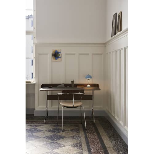 Fauteuil empilable Pavilion AV4   / assise rembourrée - &tradition - Noyer / Tissu beige (Ruskin Elk 05) - Acier, Mousse, Noyer, Tissu