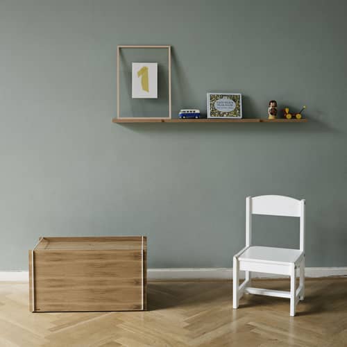 Bilderrahmen-Regal Gallery Shelf holz natur / L 115 x Prof. 8 cm - gerillt - MOEBE - Eiche natur - massive Eiche