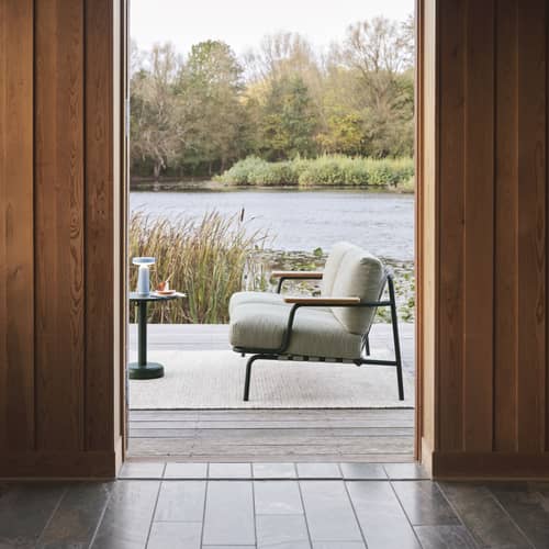 Canapé de jardin 2 places Settle tissu gris / 152,5 cm - Muuto - Vert foncé / Tissu gris clair (Ribbed Weave 2) - Acajou, Acier, Mousse, Sangle polyester, Tissu d\'extérieur