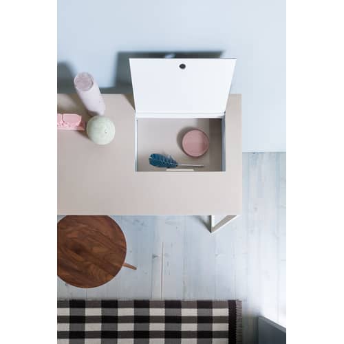 Schreibtisch Calamo leder weiß grau / Konsole - Sattelleder - L 130 cm - Zanotta - Leder hellgrau / Tischbeine weiß - gefirnister Stahl, Leder