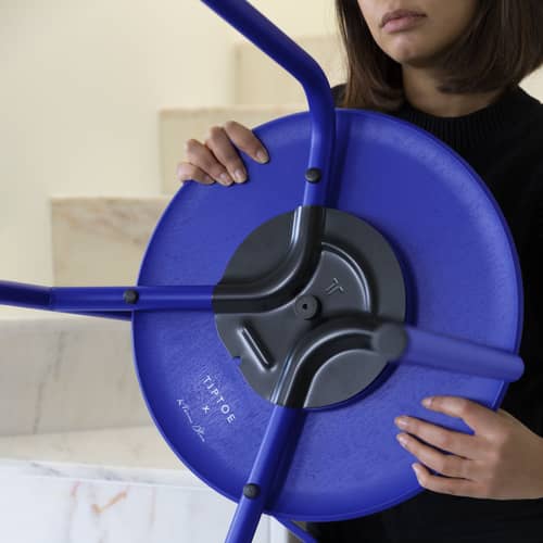 Chaise empilable SSD - TIPTOE x Klein Blue® édition limitée bois bleu - TIPTOE - Bleu Klein - Acier thermolaqué, Chêne teinté