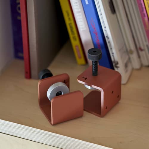Wandhalter Bracket by Heju metall braun / Mit Schraubstock - Zum Erstellen eines Regals - TIPTOE - Zimtbraun - thermolackierter Stahl