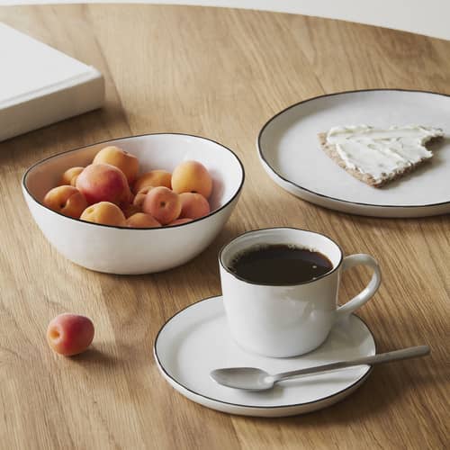 Set vaisselle Salt céramique blanc / Service petit-déjeuner 2 personnes - 8 pièces - BROSTE COPENHAGEN - Blanc / Liseré noir - Porcelaine émaillée