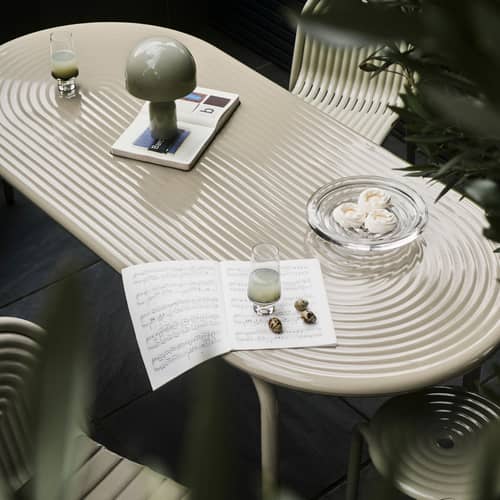 Table ovale Groove métal beige / 186 x 86 cm - Tom Dixon - Beige Mastic - Aluminium