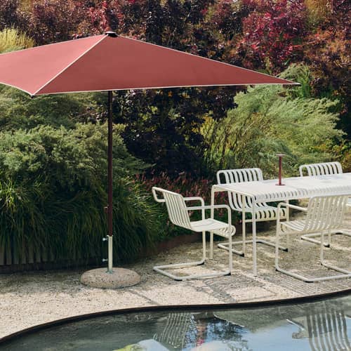 Terrazza - Square Parasol textile red / 240 x 240 cm - Hay - Burgundy / Off white edging - Acrylic cloth, Aluminium, Polypropylene, Steel