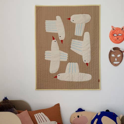 Plaid per bambini Bird Quilted tessuto beige trapuntato / Tappezzeria da muro - 80 x 110 cm / Cotone bio - Ferm Living - Plaid / Sabbia - Cotone organico, Poliestere riciclato