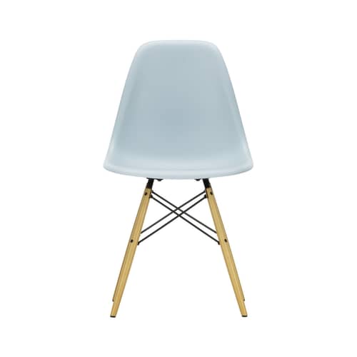 Stuhl RE DSW - Eames Plastic Side Chair plastikmaterial blau / (1950) - Beine aus hellem Holz / recycelt - Vitra - Blaugrau / Ahorn Gelbton - Massivahorn, Recycelter Kunststoff (Post-Consumer)