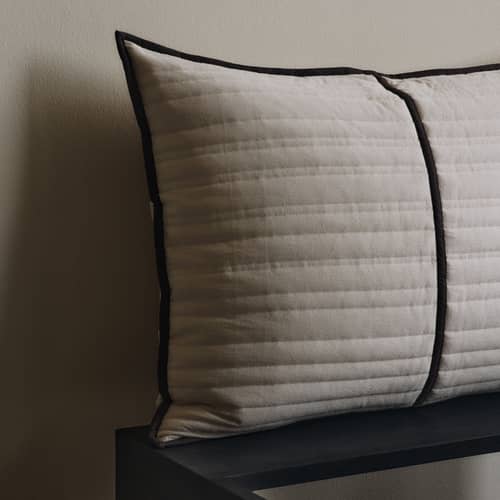 Coussin Vari blanc / 60 x 80 cm - Matelassé - Ferm Living - Chocolat & naturel - Coton biologique, Plume, Polyester recyclé