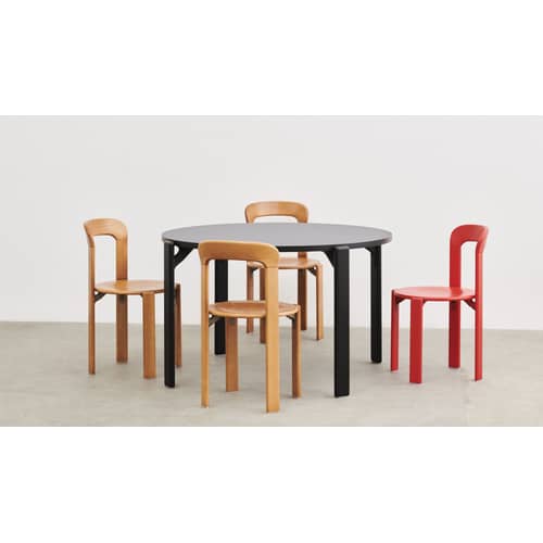 Sedia impilabile Rey legno rosso / By Bruno Rey x Dietiker, 1971 - Legno - Hay - Rosso scarlatto - Compensato di faggio, Faggio massello