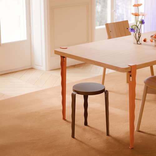 Tabouret empilable Lou Vague by Uchronia / Hêtre monochrome - TIPTOE - Marron - Acier thermolaqué, Hêtre certifié laqué