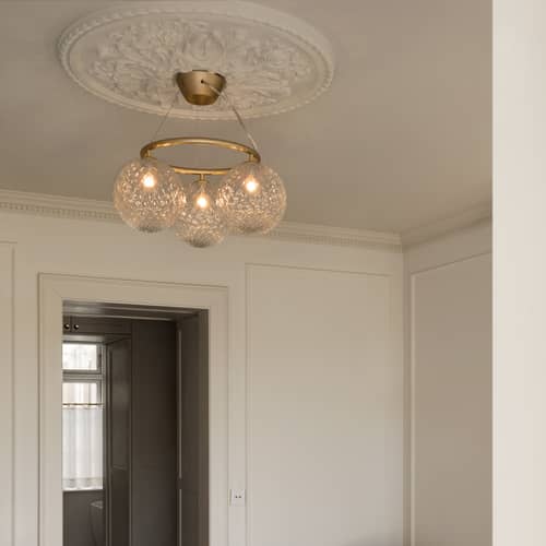Suspension Miira 3 Circular verre transparent / Ø 54 cm - NUURA - Transparent (facetté) / Doré - Aluminium, Verre soufflé bouche