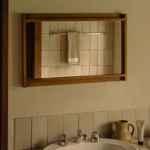 Miroir mural Symmetry Small bois naturel / L 45,8 x H 71 cm - Frama  - Frêne miel -  Verre miroir, Frêne massif teinté
