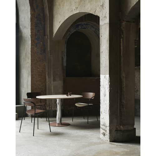 Pavilion AV1 Stacking chair natural wood / Lacquered wood - &tradition - Lacquered walnut - Steel, Walnut veneer